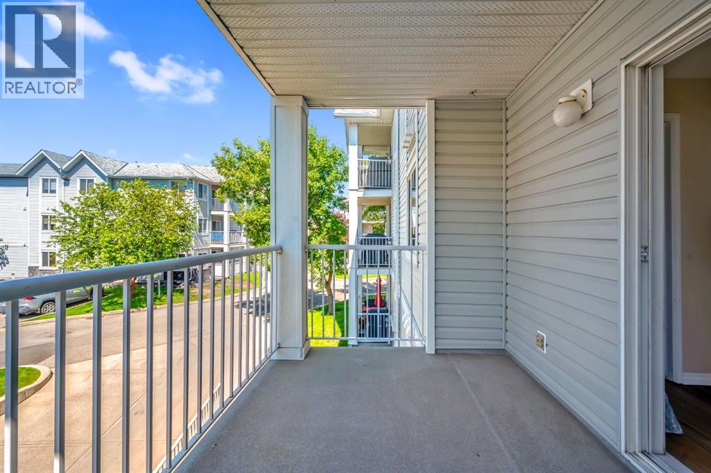 Single Family House for Sale in   Valleyview Park SE Dover Calgary 