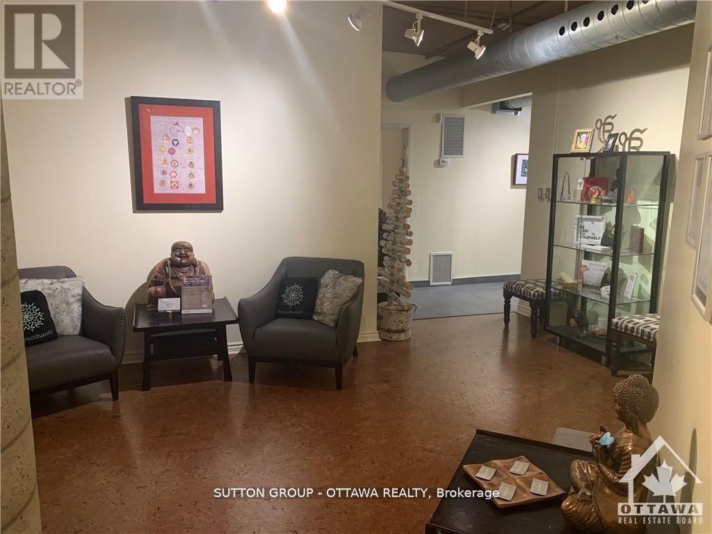 Sitting Area/potential open work out space