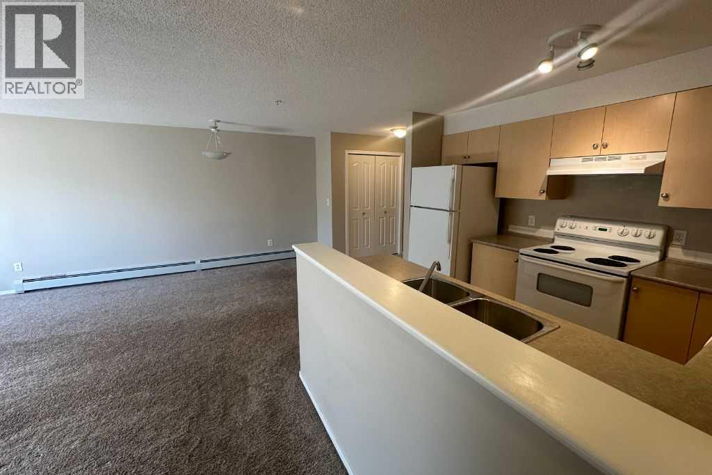 505 Railway Street West, Cochrane
