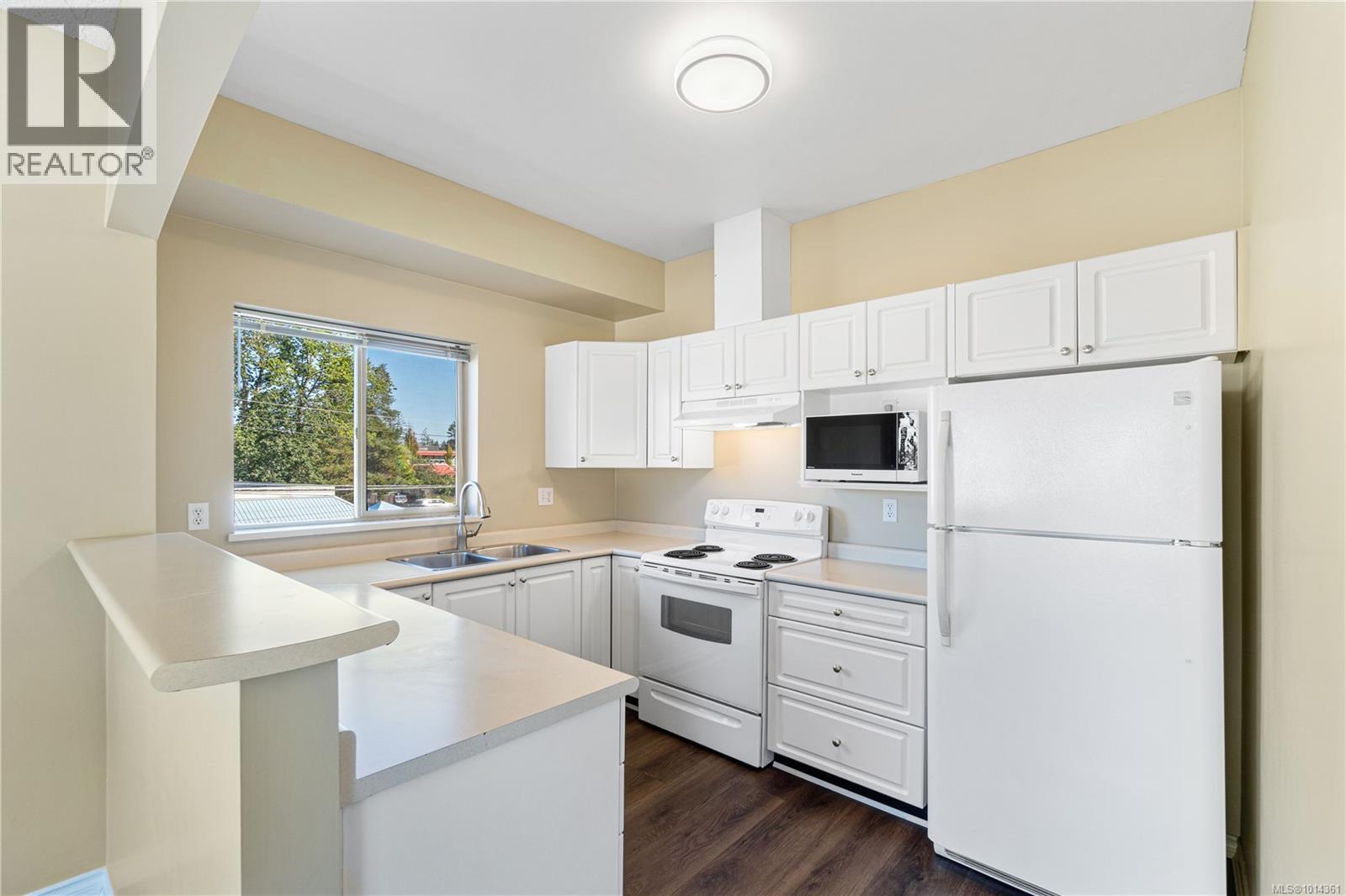 207 125 McCarter St, Parksville