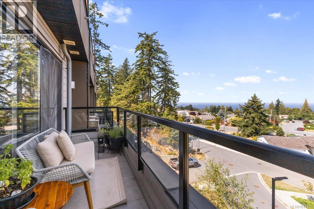102 5711 Vanderneuk Rd, Nanaimo