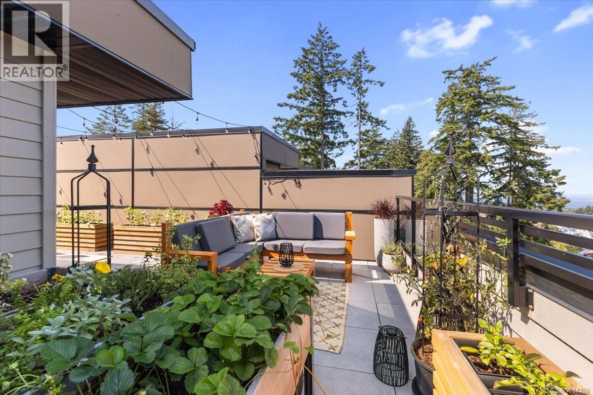 102 5711 Vanderneuk Rd, Nanaimo