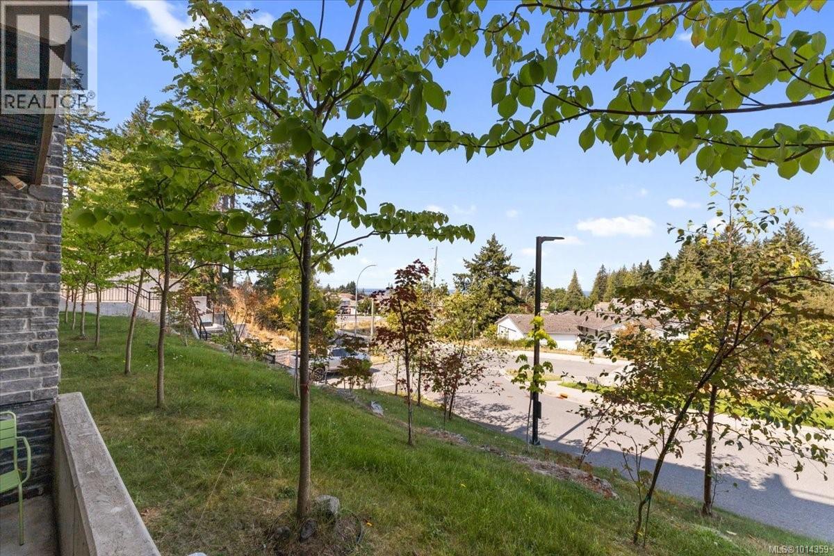 102 5711 Vanderneuk Rd, Nanaimo