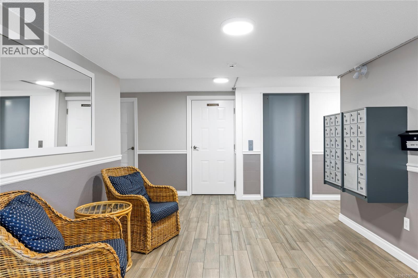 309 9942 Daniel St, Chemainus