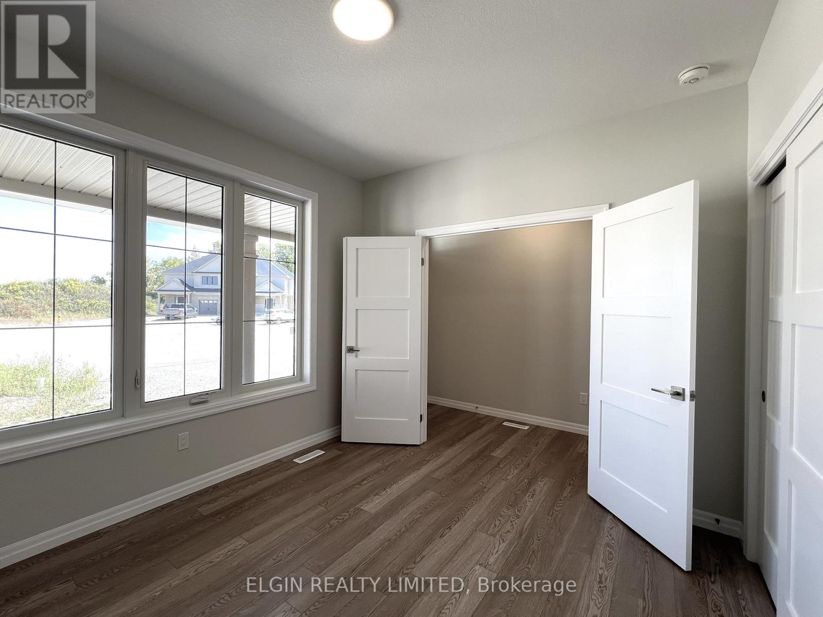 5 COLUMBUS COURT - 6