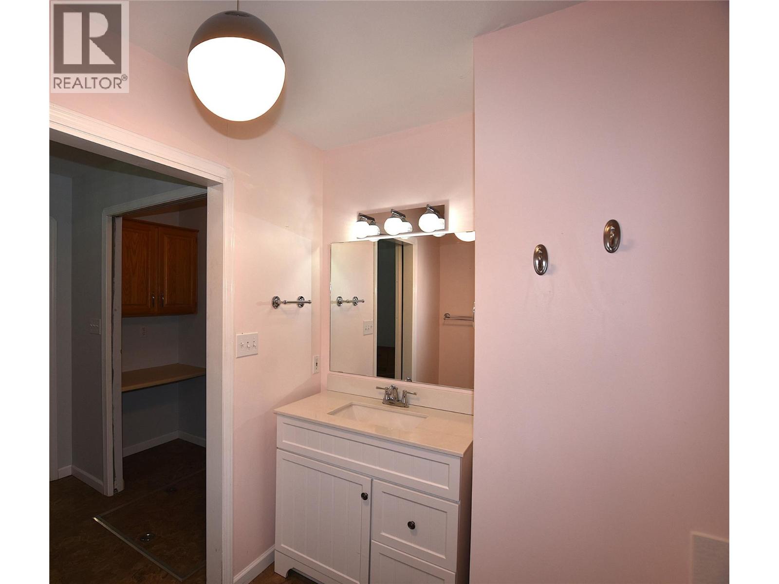 404 Hummingbird Avenue, Vernon