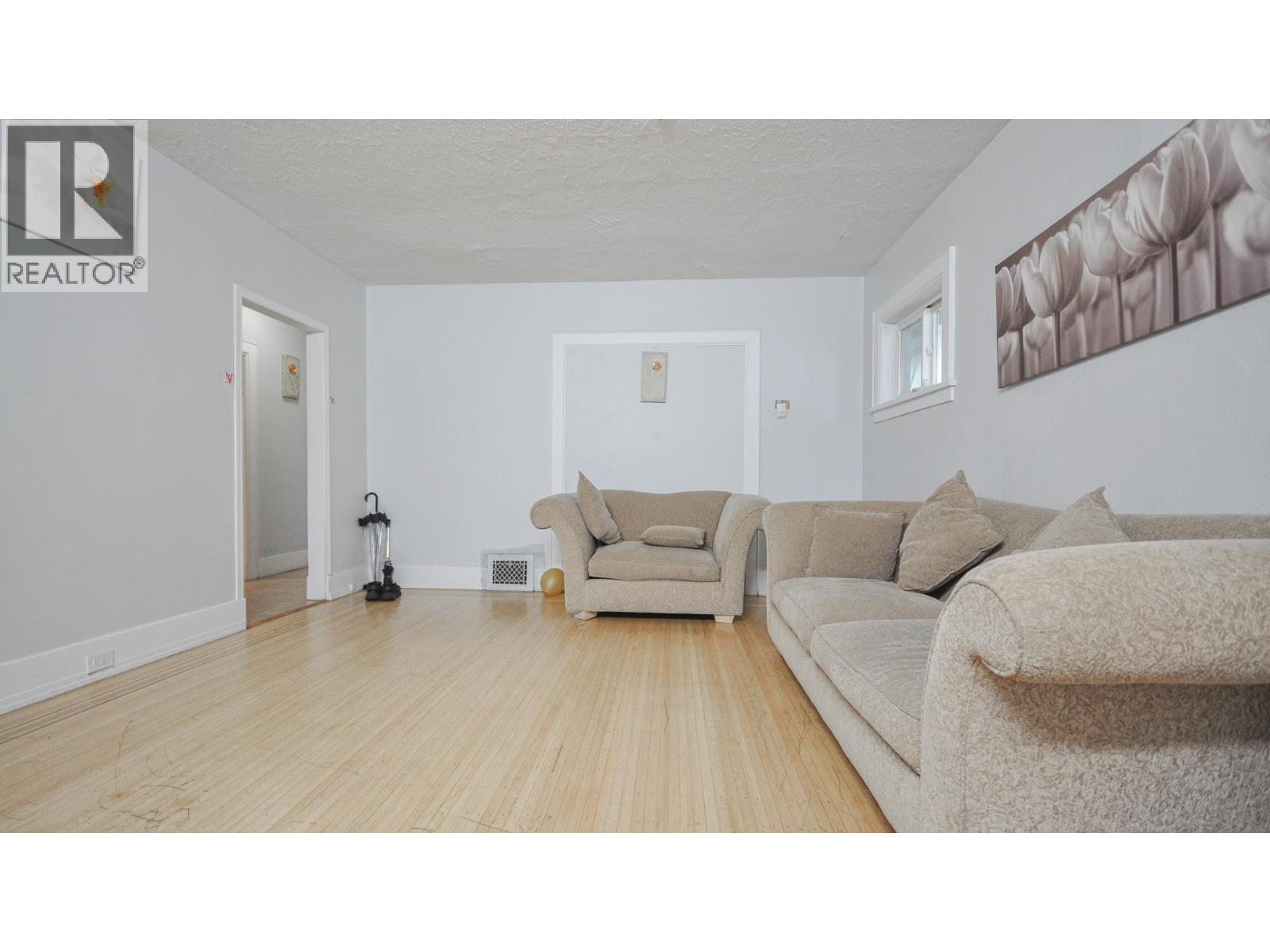 1342 E 24TH AVENUE, Vancouver