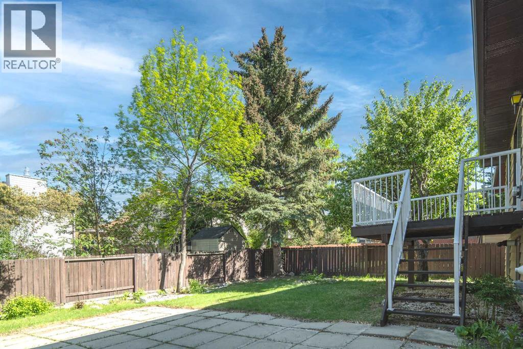 Single Family House Bi-level for Sale in  Edenwold Drive NW Edgemont Calgary 