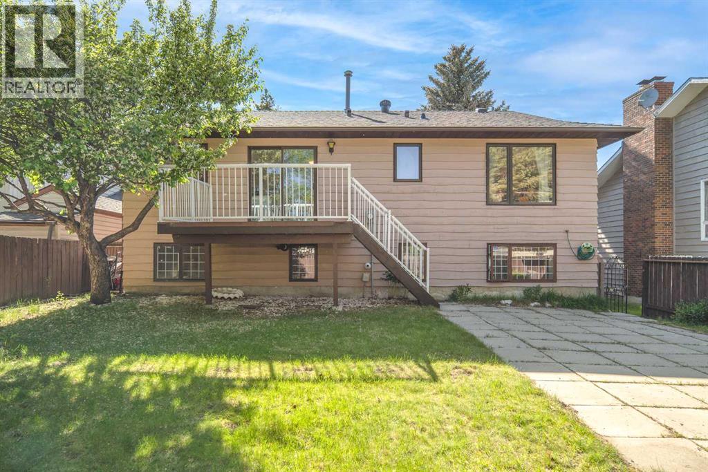 Single Family House Bi-level for Sale in  Edenwold Drive NW Edgemont Calgary 