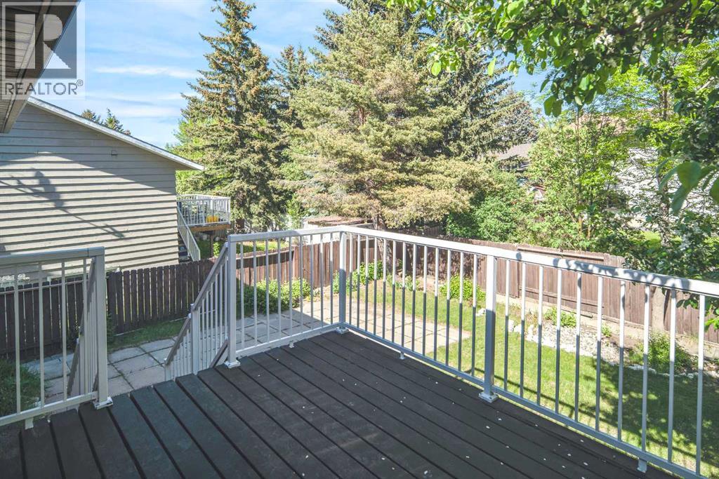 Single Family House Bi-level for Sale in  Edenwold Drive NW Edgemont Calgary 