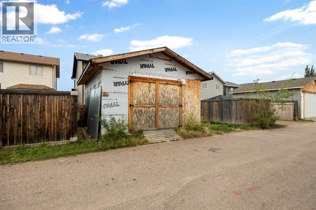 124 Huckleberry Street, Fort McMurray