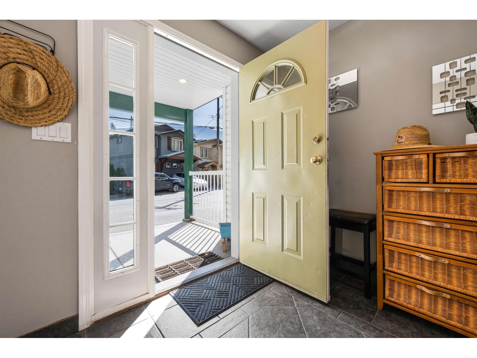 200 LAKESHORE DRIVE, Cultus Lake North, Cultus Lake