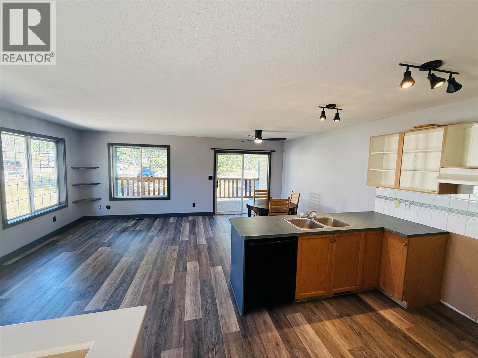 1B Wolf Crescent, Windermere