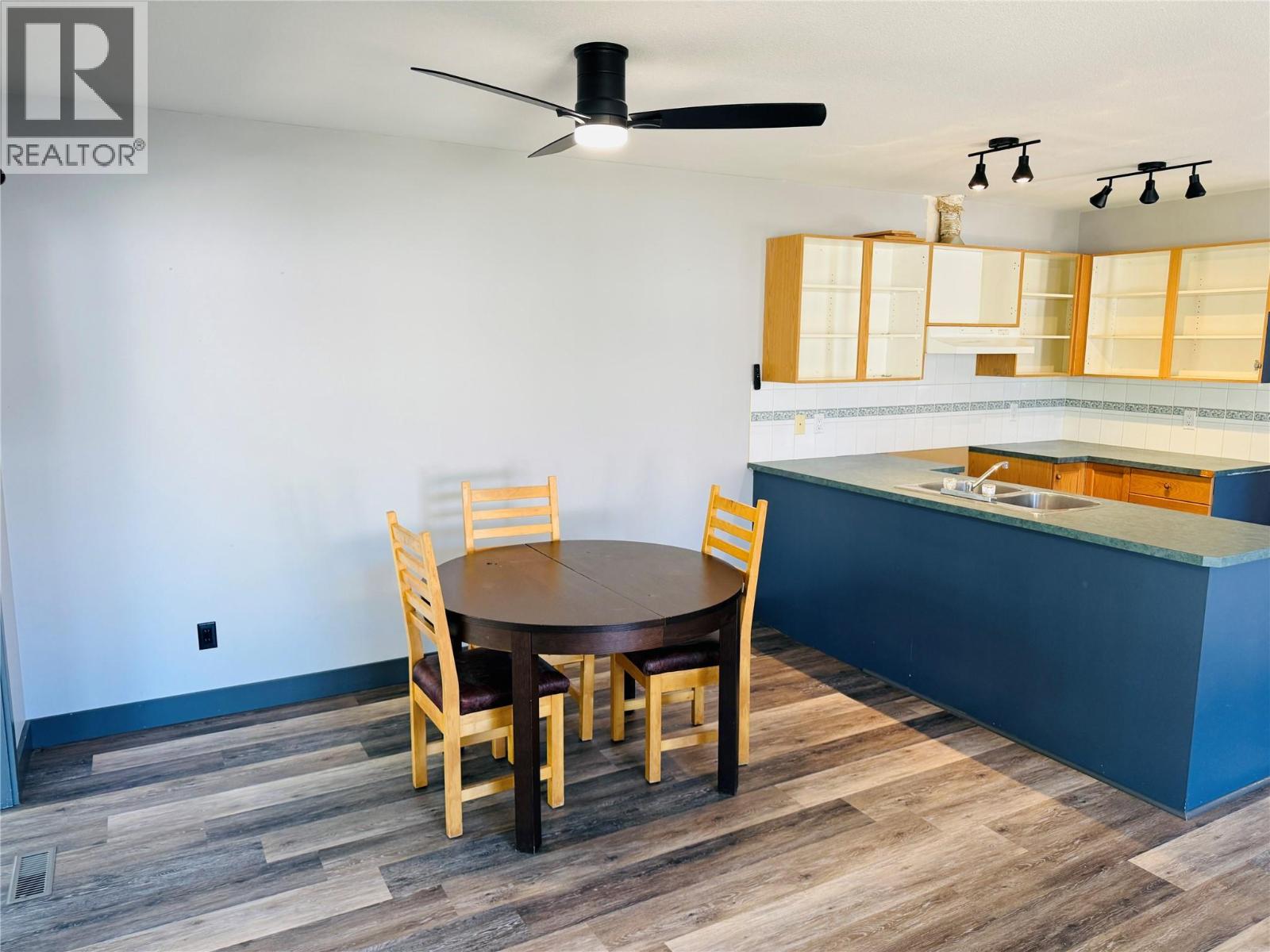 1B Wolf Crescent, Windermere