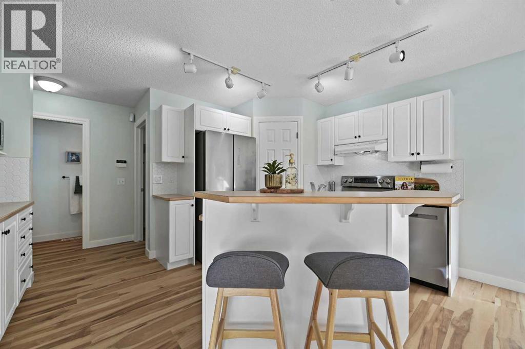 Single Family House for Sale in  Arbour Stone Close NW Arbour Lake Calgary 