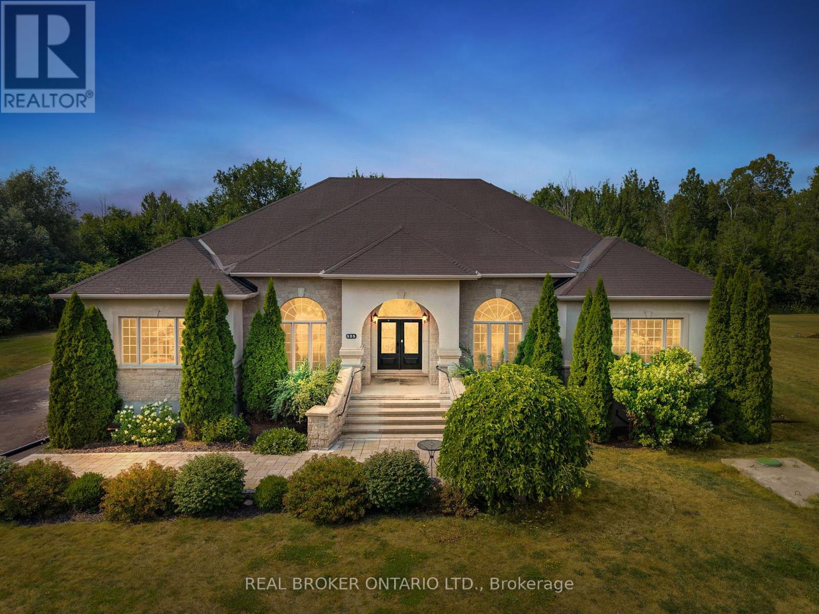 Luxury 6-Bedroom, 5-Bathroom Bungalow