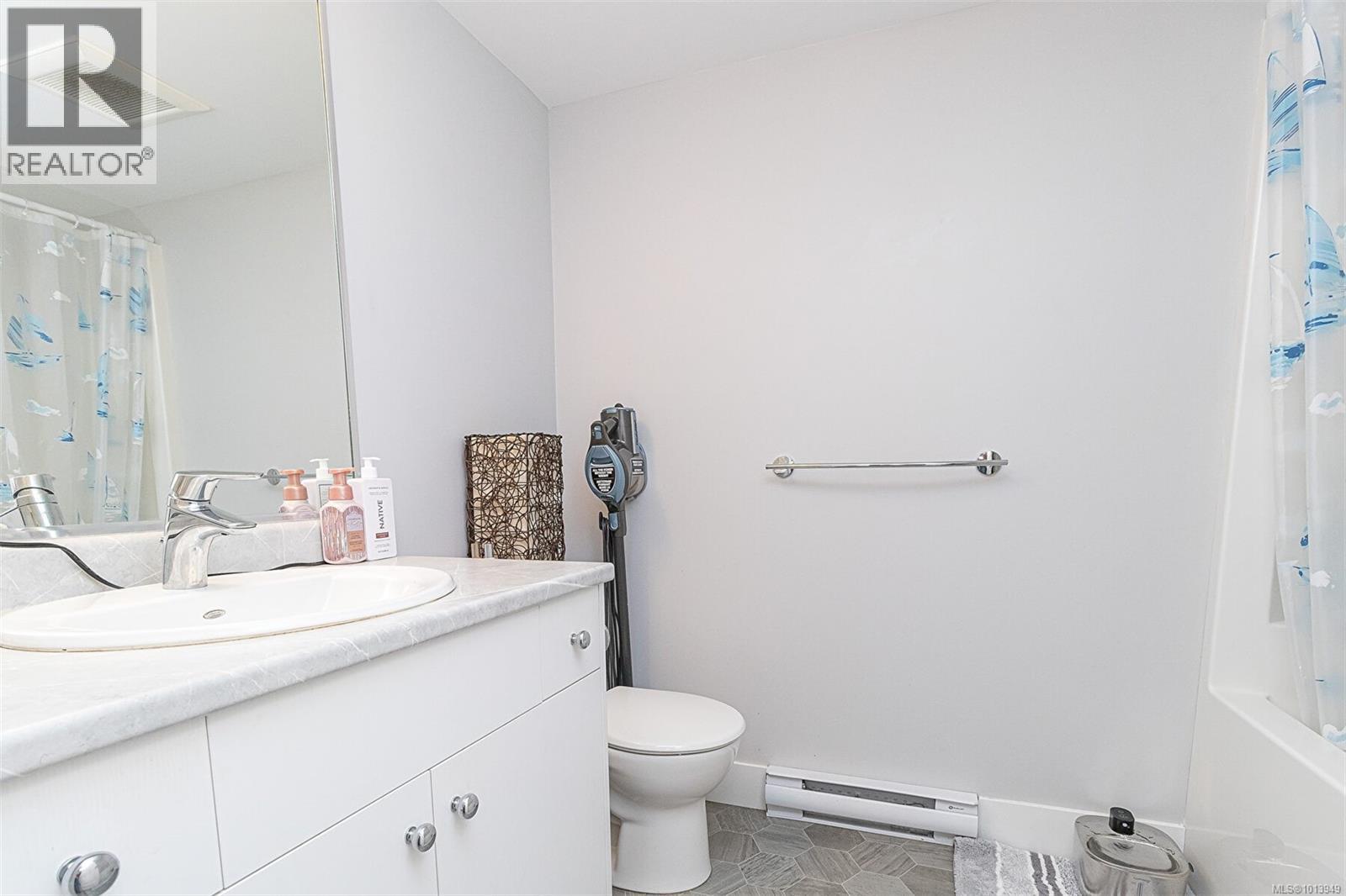  1298 Centauri Drive, Langford