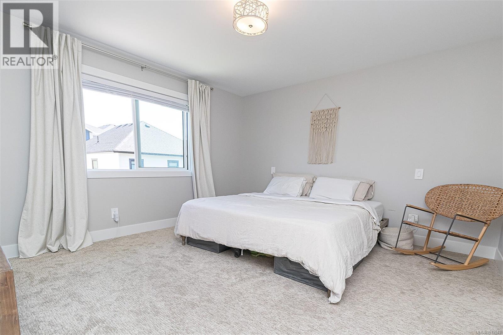  1298 Centauri Drive, Langford
