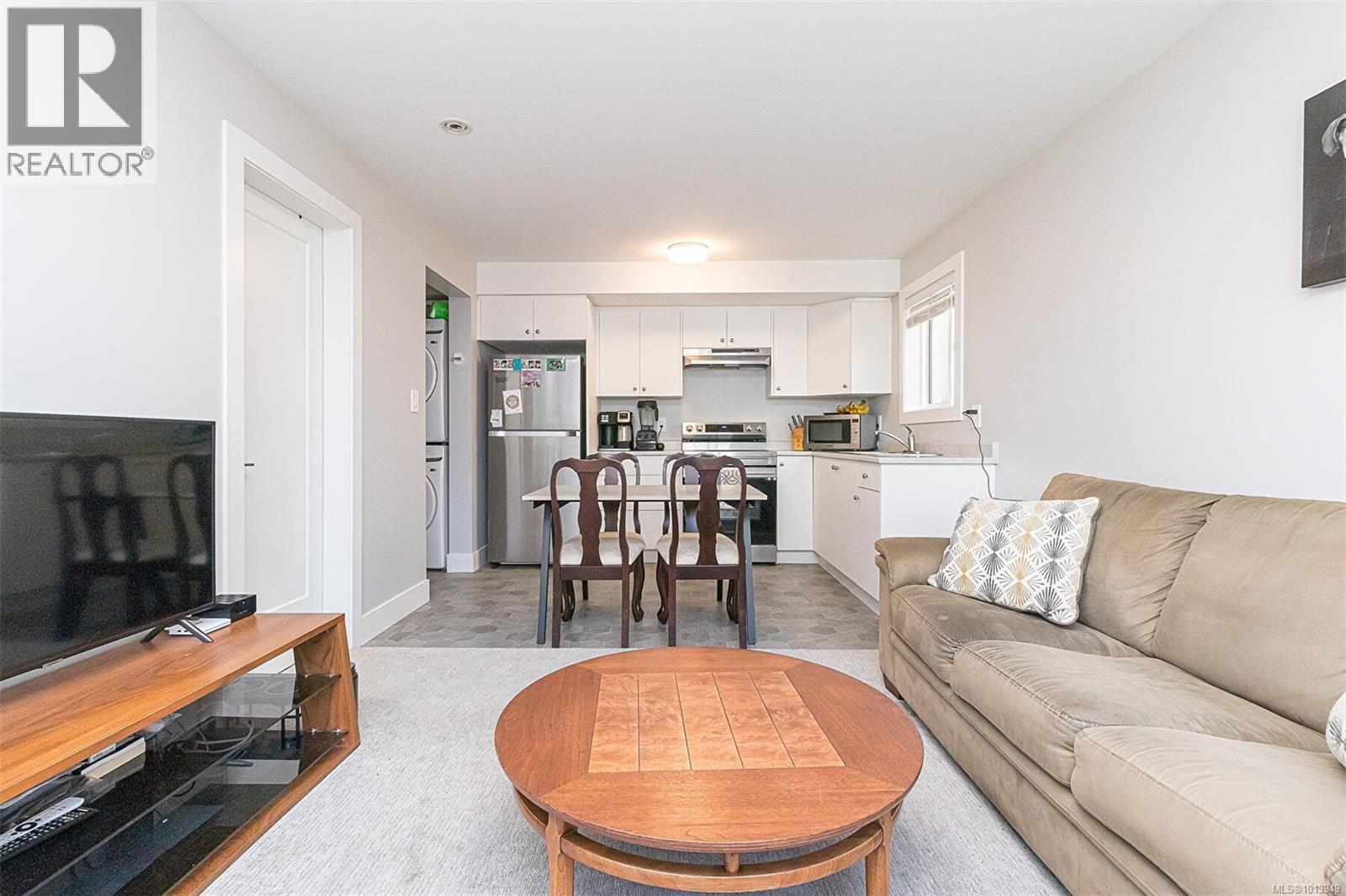  1298 Centauri Drive, Langford