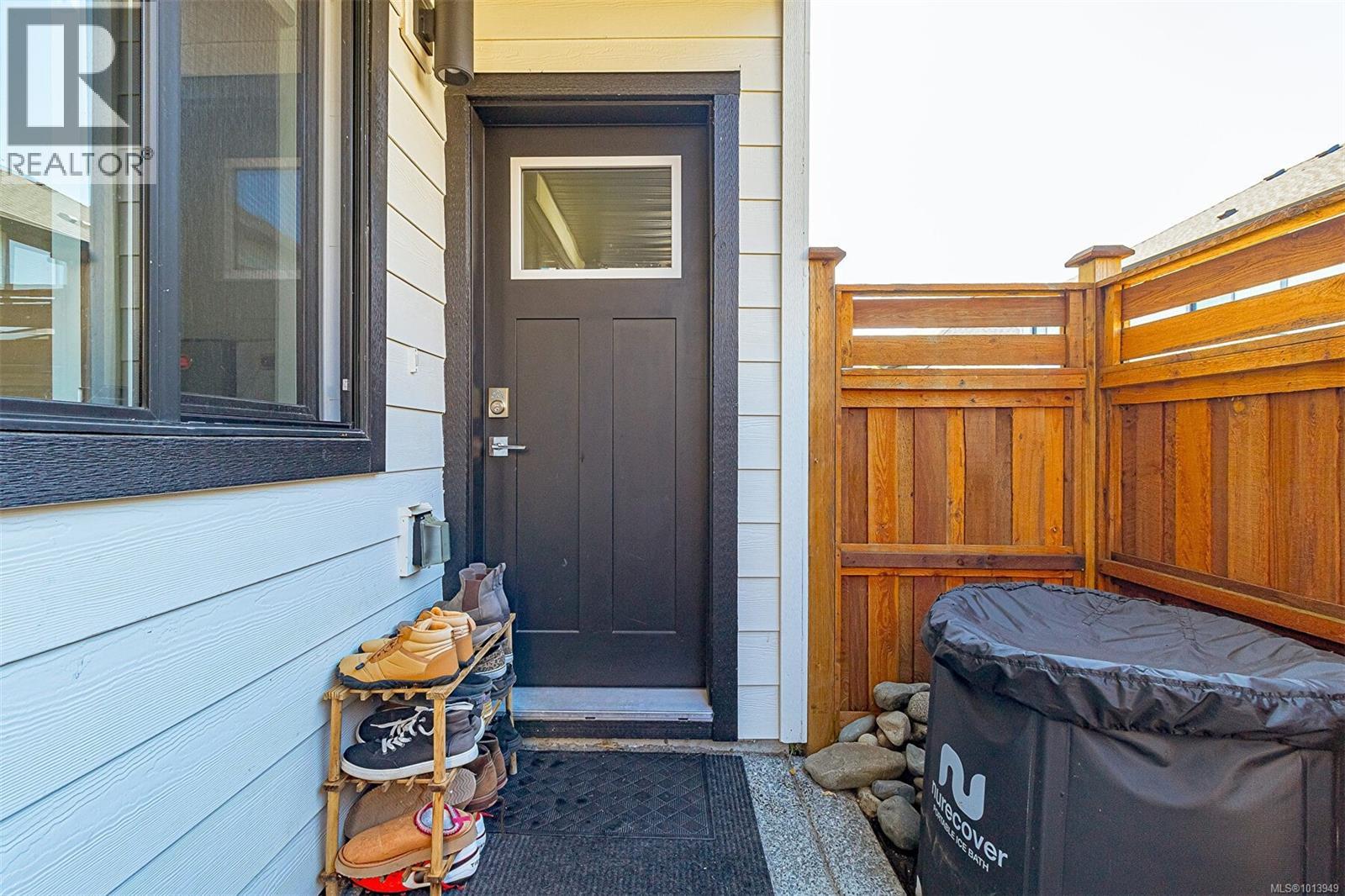  1298 Centauri Drive, Langford