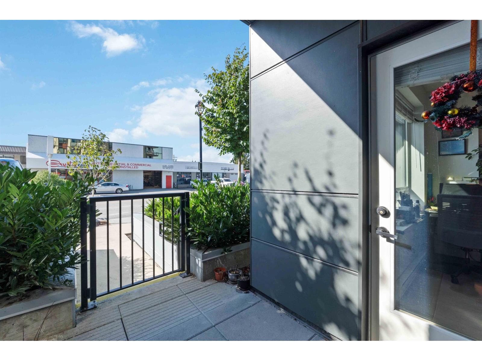 102 20360 LOGAN AVENUE, Langley