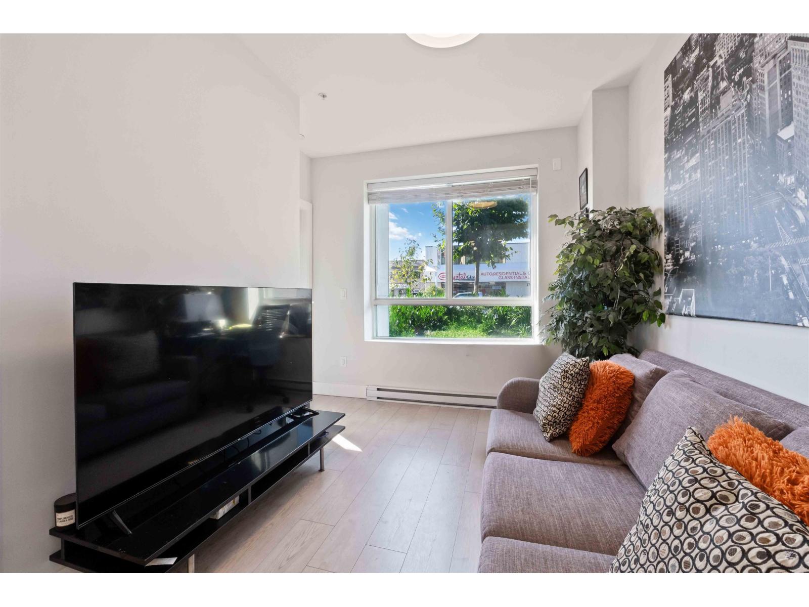 102 20360 LOGAN AVENUE, Langley