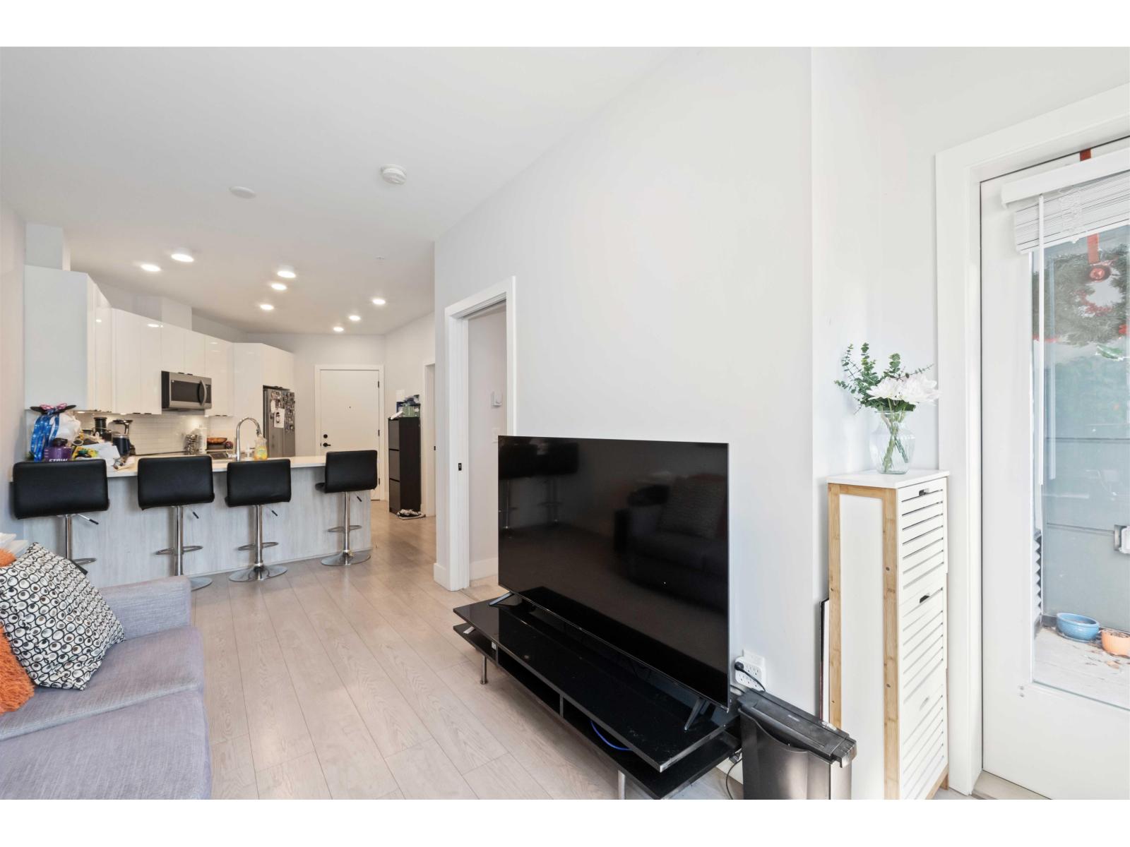 102 20360 LOGAN AVENUE, Langley