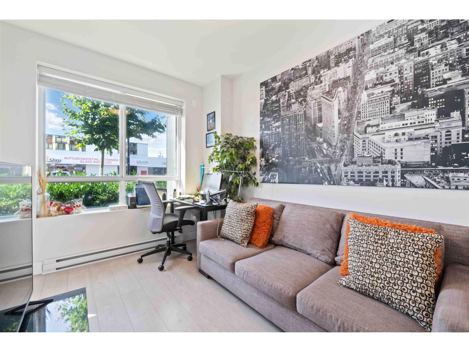 102 20360 LOGAN AVENUE, Langley