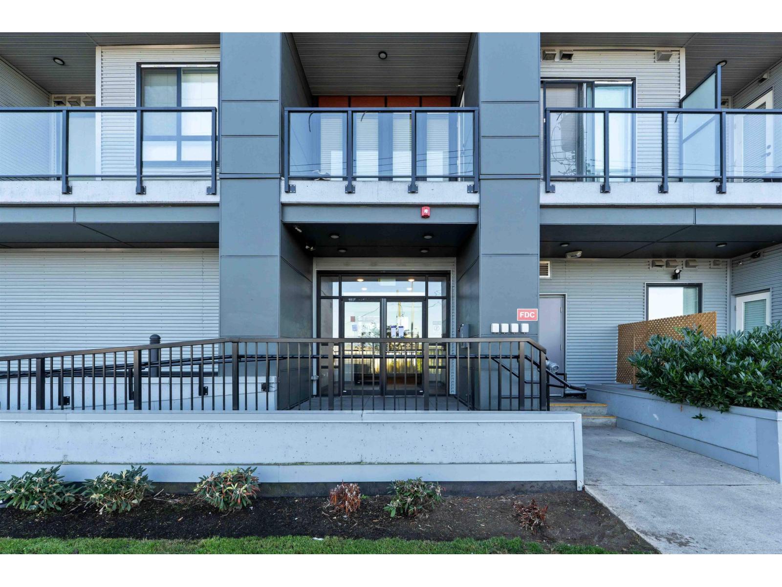 102 20360 LOGAN AVENUE, Langley