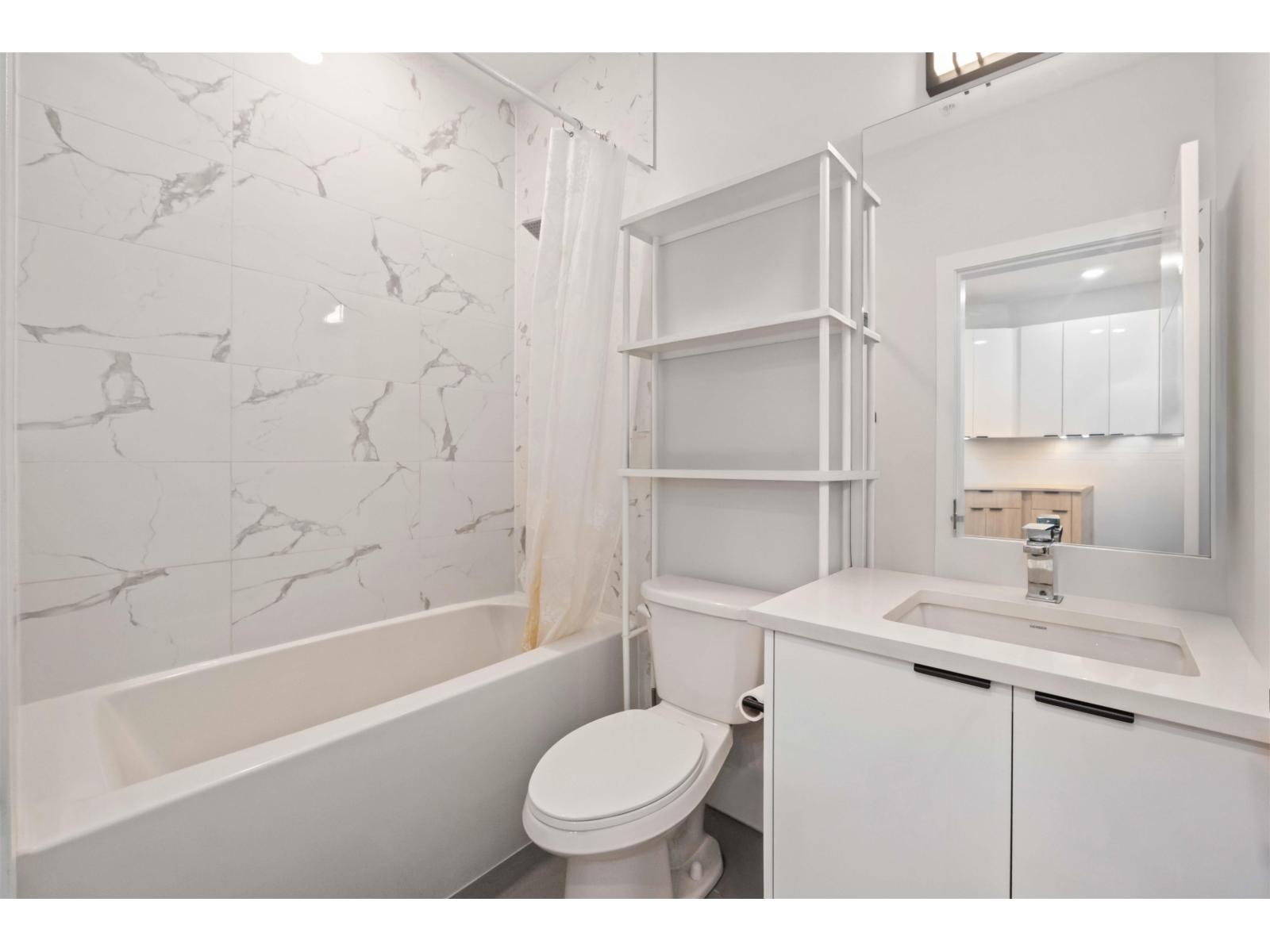 102 20360 LOGAN AVENUE, Langley