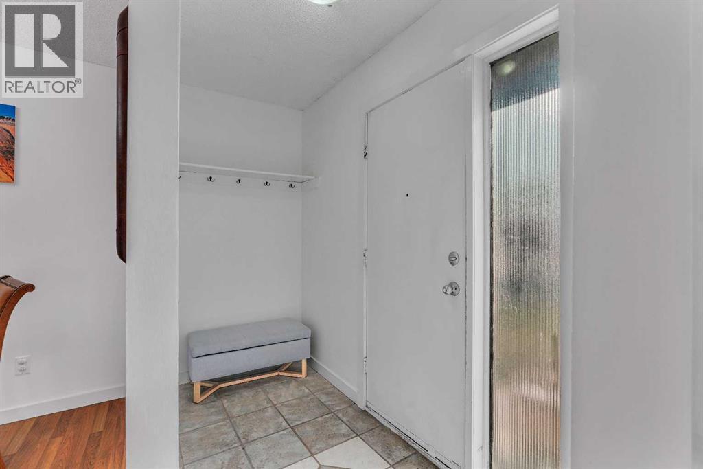 Single Family House for Sale in   Silvercreek Close NW Silver Springs Calgary 