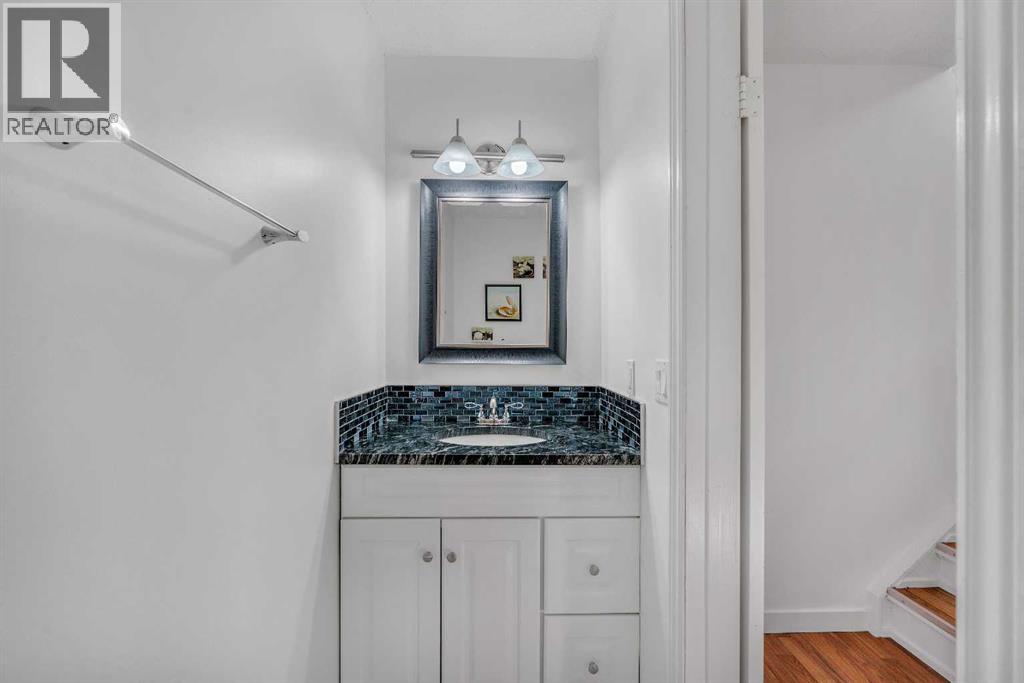 Single Family House for Sale in   Silvercreek Close NW Silver Springs Calgary 