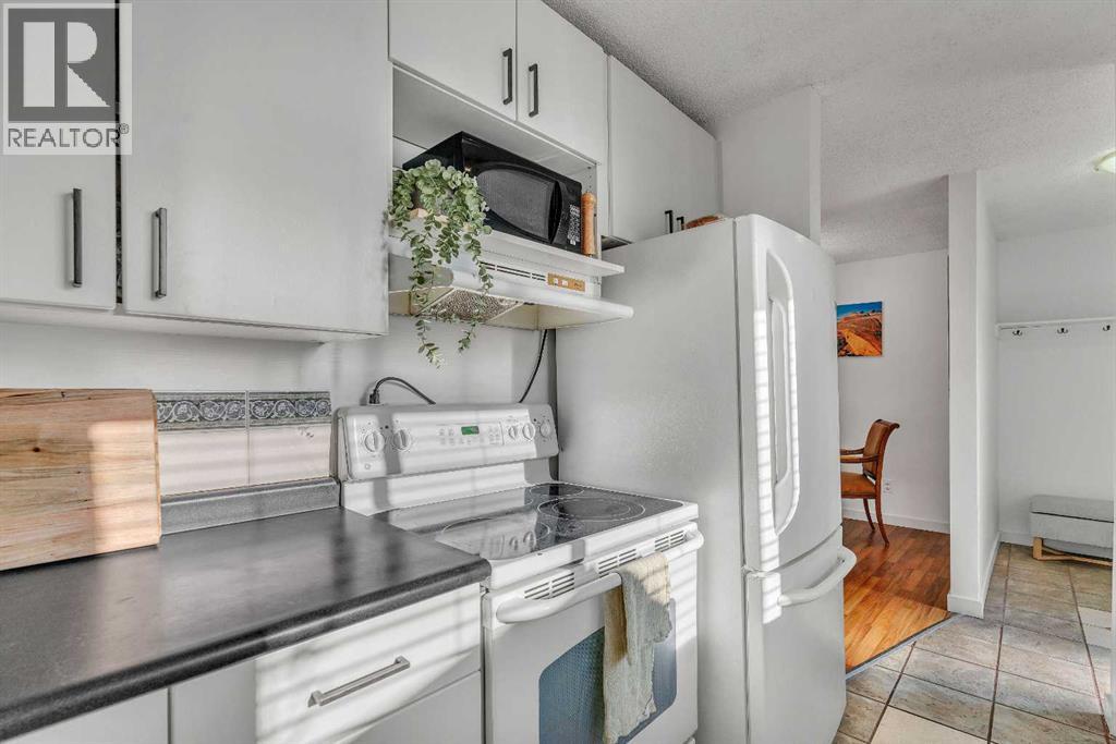Single Family House for Sale in   Silvercreek Close NW Silver Springs Calgary 