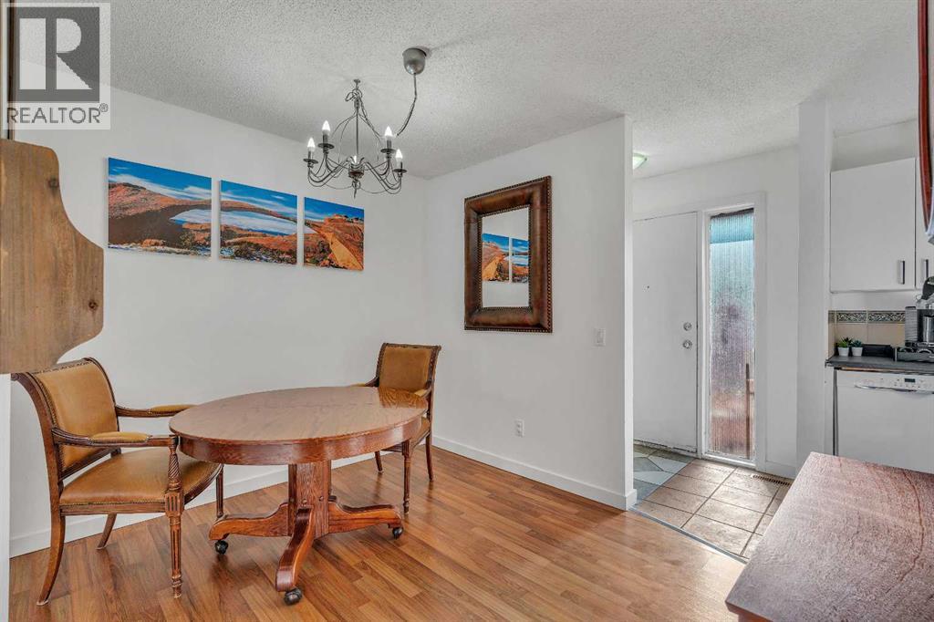 Single Family House for Sale in   Silvercreek Close NW Silver Springs Calgary 