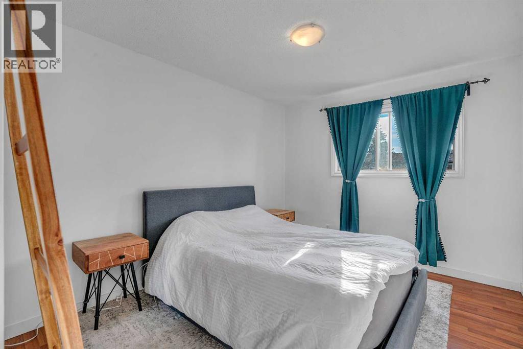Single Family House for Sale in   Silvercreek Close NW Silver Springs Calgary 