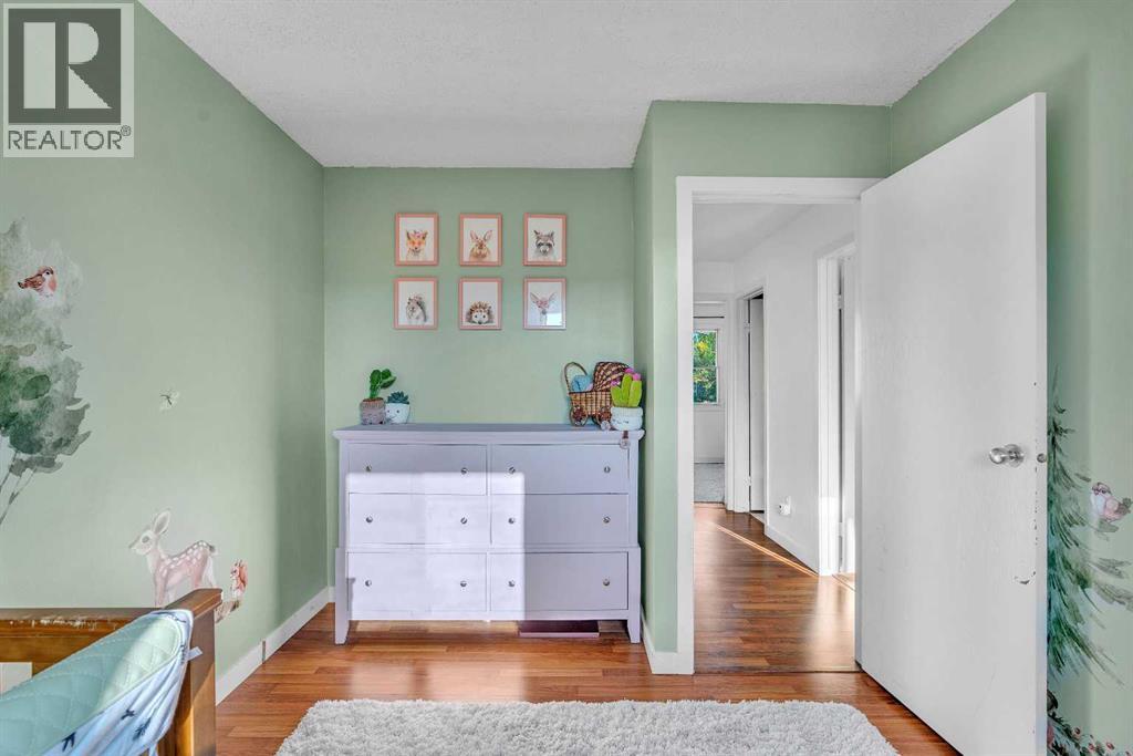 Single Family House for Sale in   Silvercreek Close NW Silver Springs Calgary 