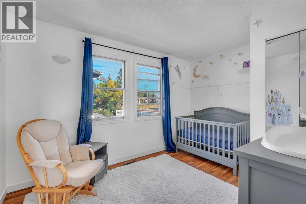 Single Family House for Sale in   Silvercreek Close NW Silver Springs Calgary 