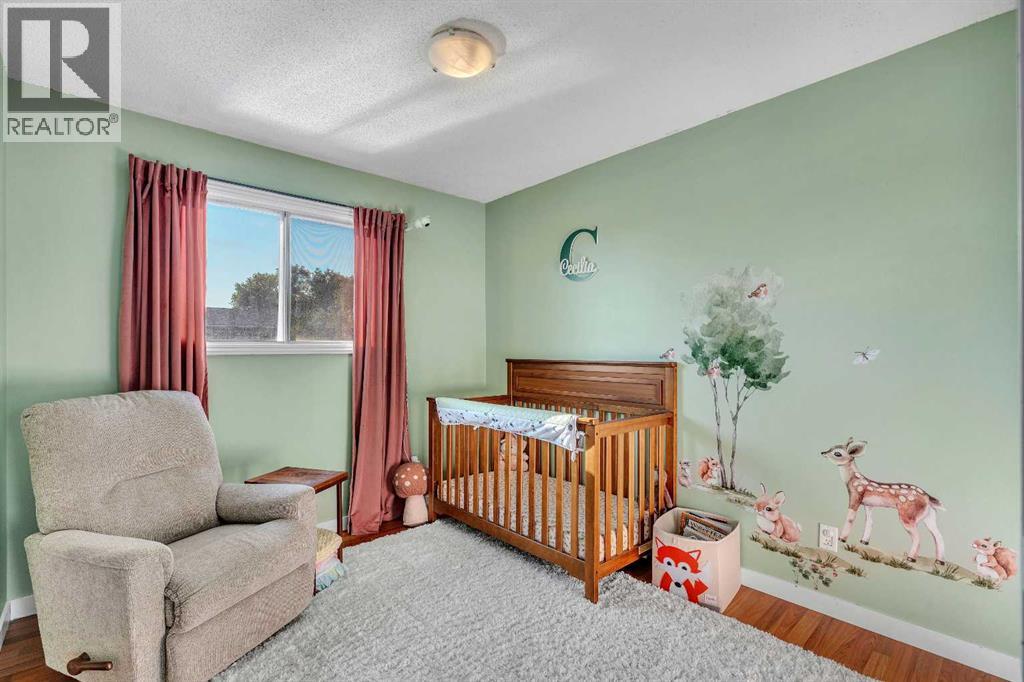 Single Family House for Sale in   Silvercreek Close NW Silver Springs Calgary 