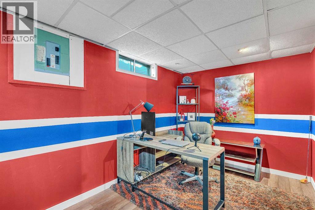 Single Family House for Sale in   Silvercreek Close NW Silver Springs Calgary 