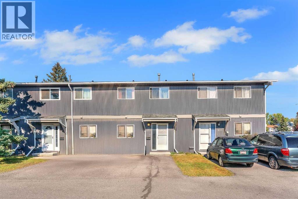 Single Family House for Sale in   Silvercreek Close NW Silver Springs Calgary 