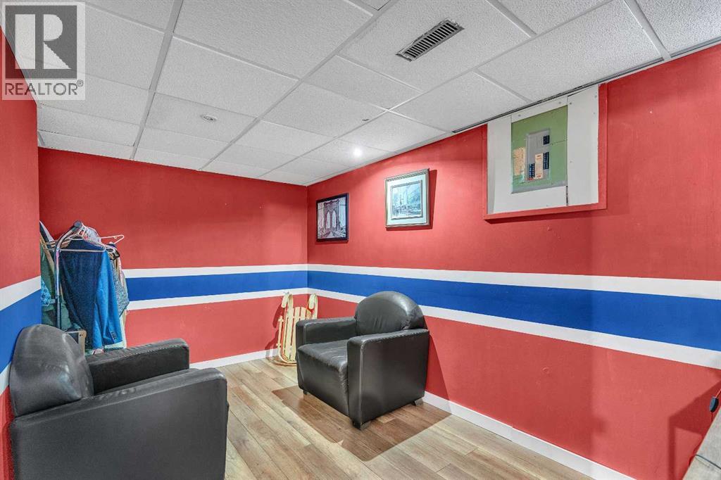 Single Family House for Sale in   Silvercreek Close NW Silver Springs Calgary 