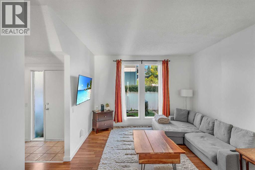 Single Family House for Sale in   Silvercreek Close NW Silver Springs Calgary 