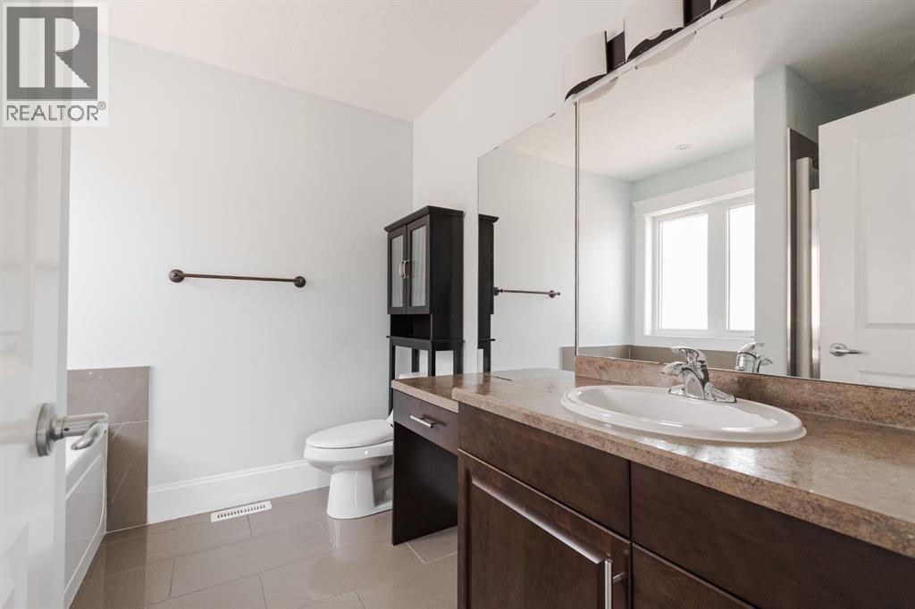 200 Diamondstone Ridge, Fort McMurray