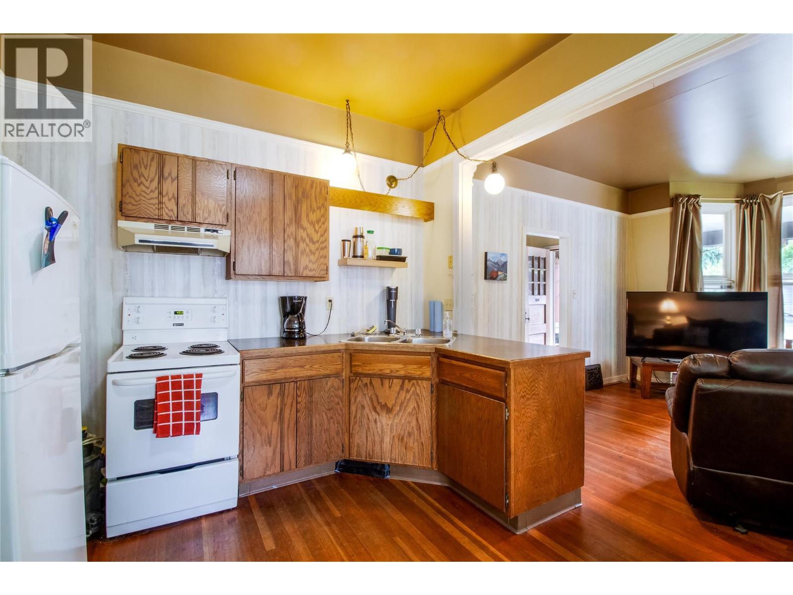 614 Mackenzie Avenue, Revelstoke