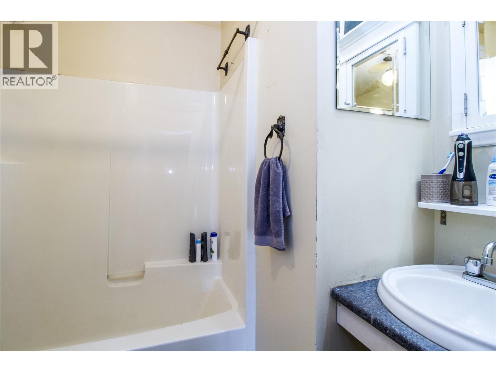 614 Mackenzie Avenue, Revelstoke