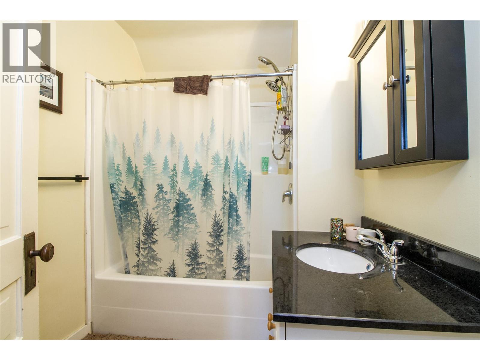 614 Mackenzie Avenue, Revelstoke
