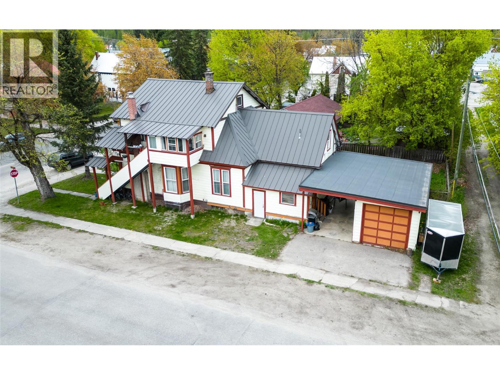 614 Mackenzie Avenue, Revelstoke
