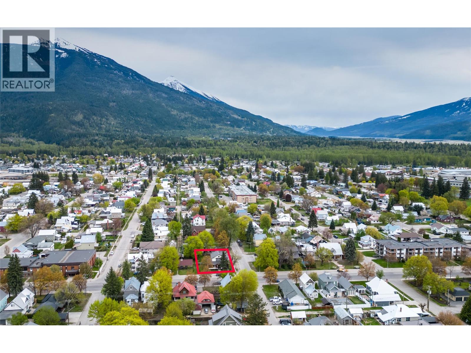 614 Mackenzie Avenue, Revelstoke