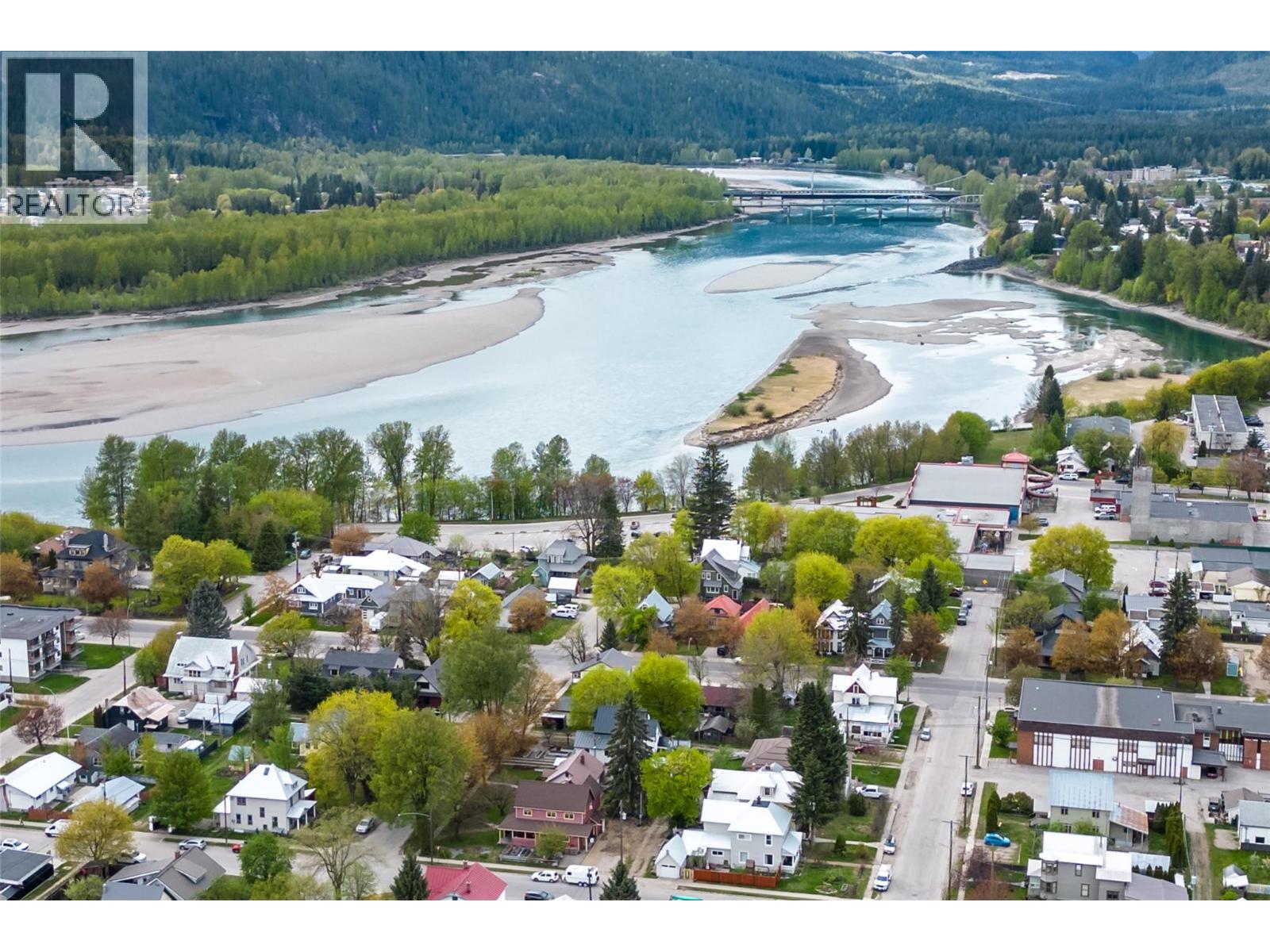 614 Mackenzie Avenue, Revelstoke