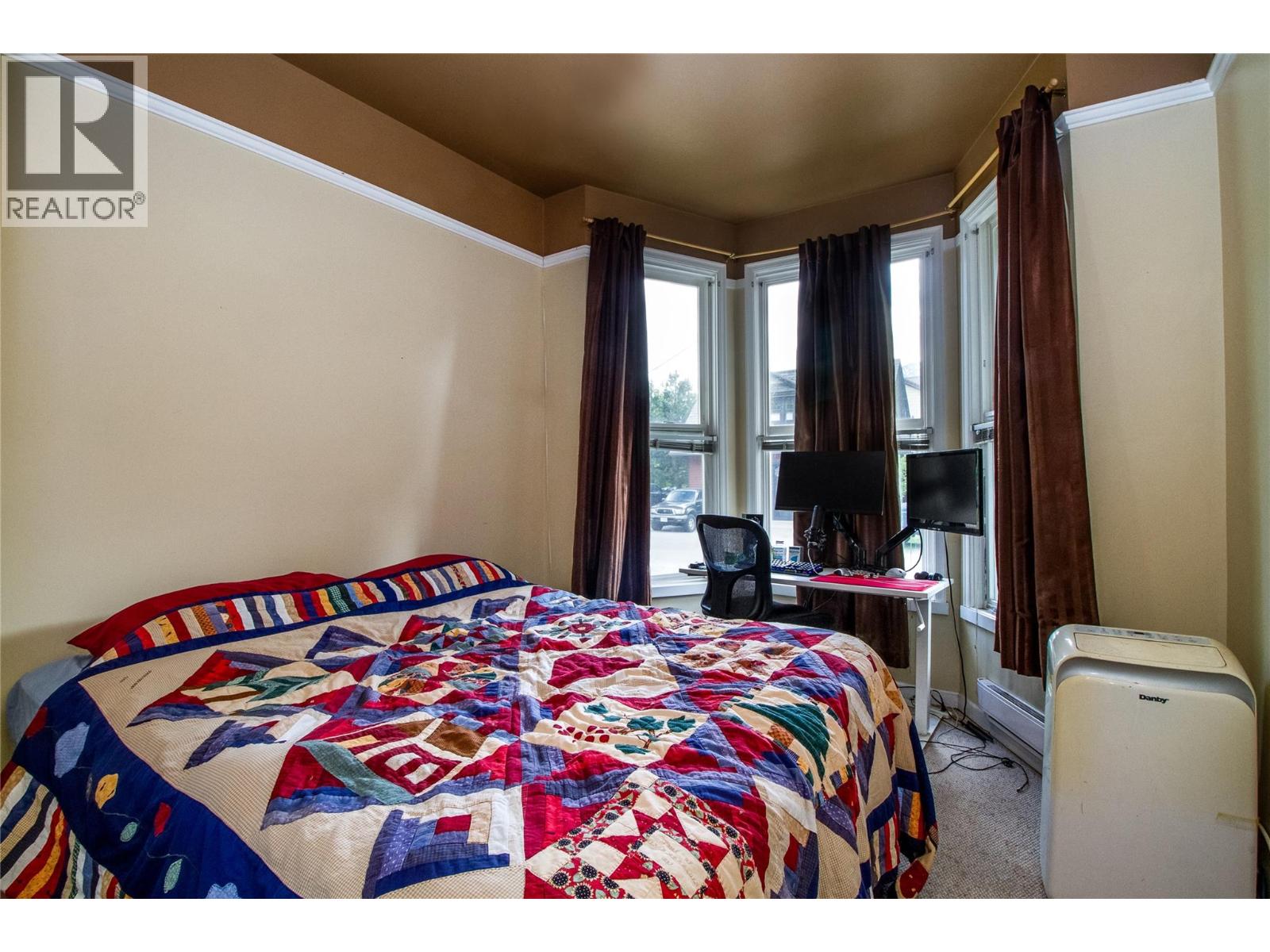 614 Mackenzie Avenue, Revelstoke